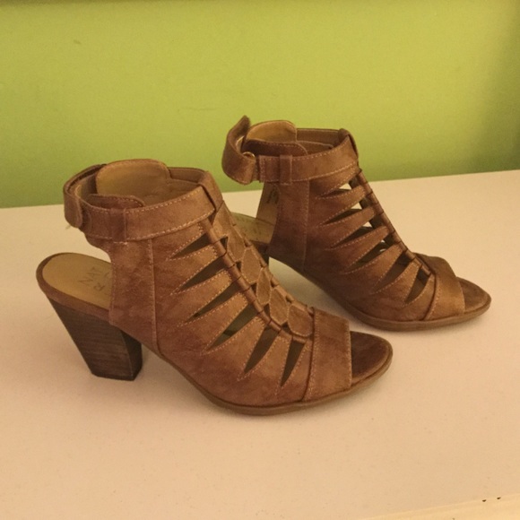 Comfortable shoes - Picture 2 of 2